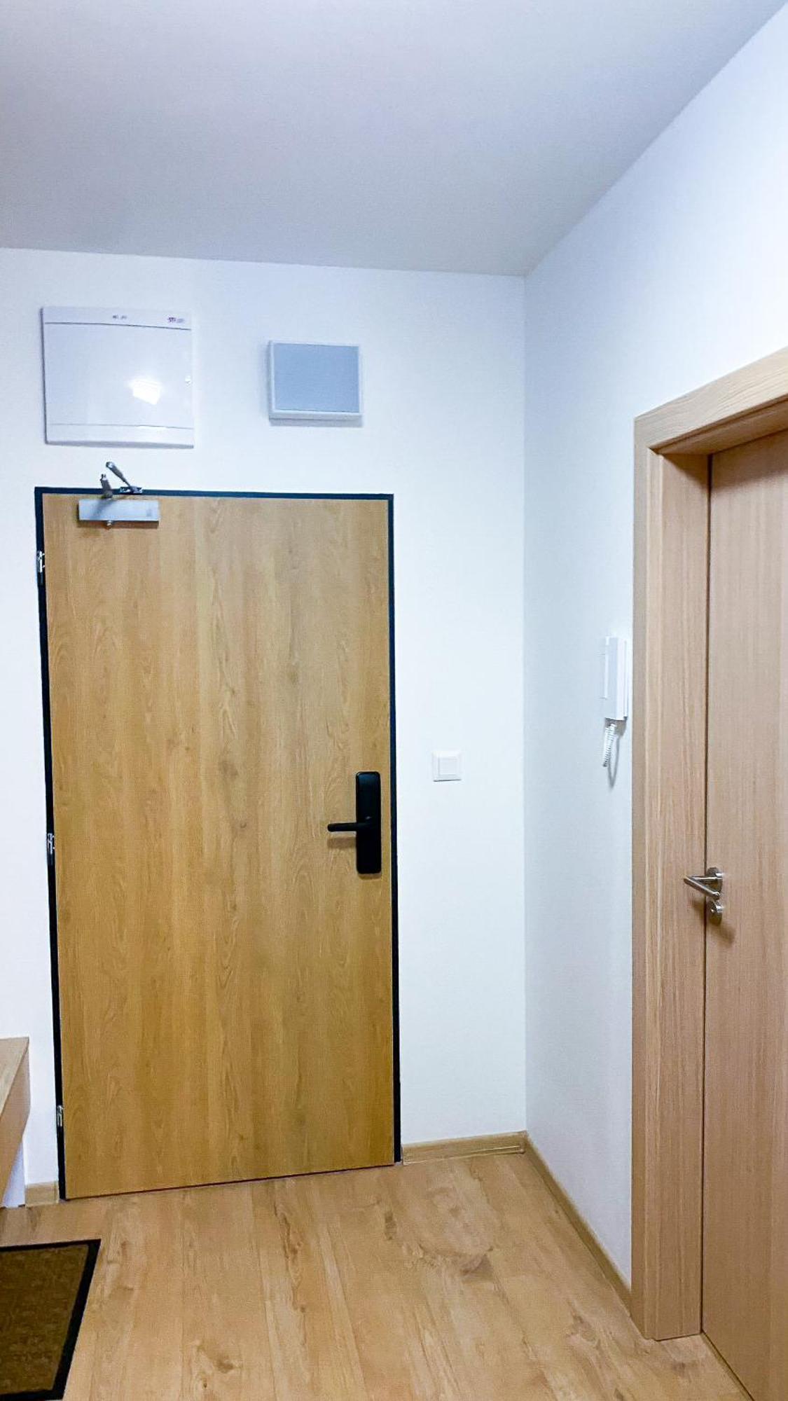 Riverfront Apartment Bešeňová Екстериор снимка